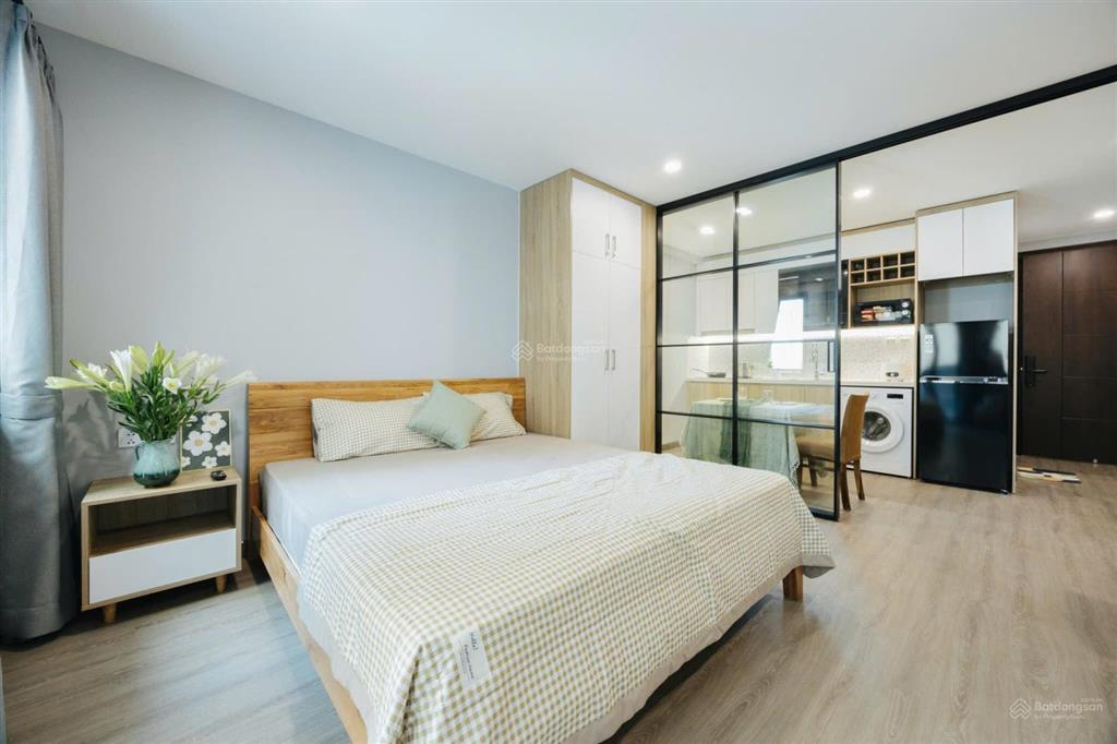 Cho thuê căn hộ 1pn giá 10tr. phố đào tấn, có ban công, thang máy, tầng hầm để xe, full nội thất