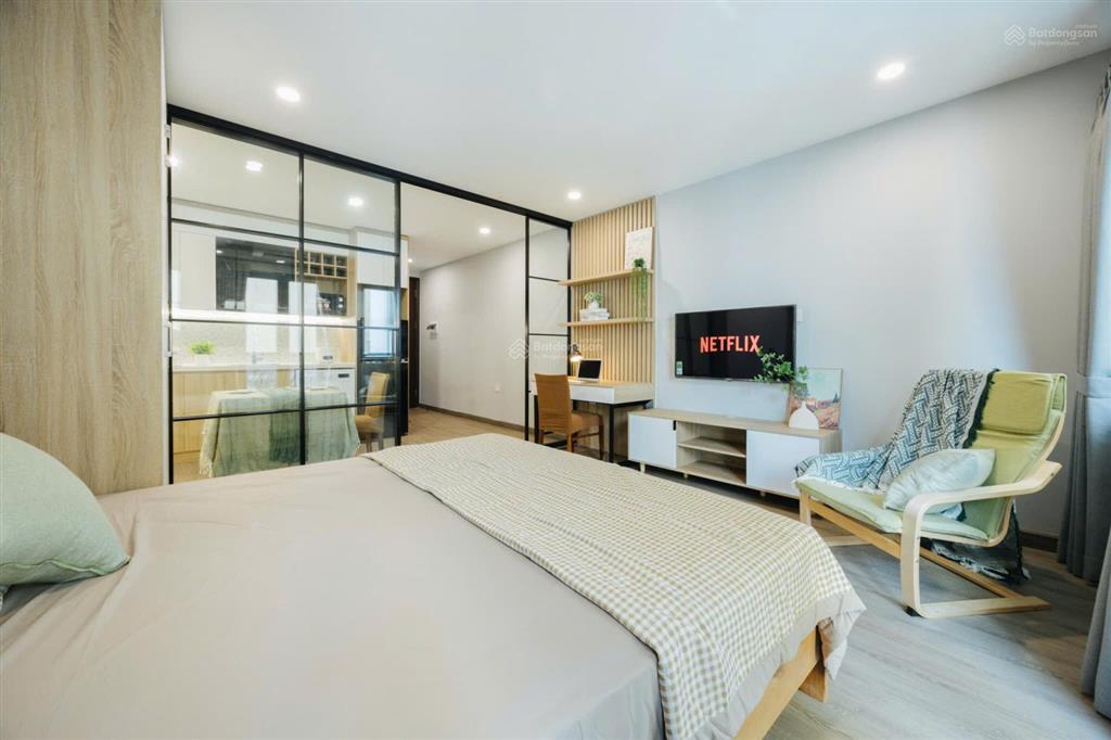 Cho thuê căn hộ 1pn giá 10tr. phố đào tấn, có ban công, thang máy, tầng hầm để xe, full nội thất