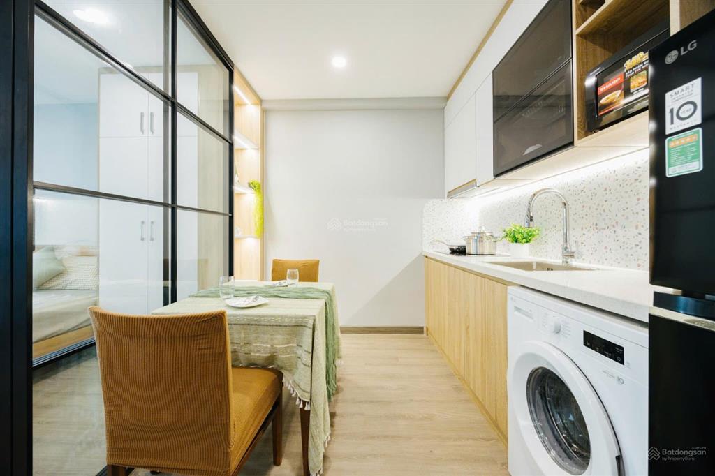 Cho thuê căn hộ 1pn giá 10tr. phố đào tấn, có ban công, thang máy, tầng hầm để xe, full nội thất