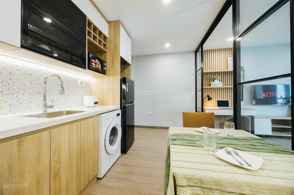 Cho thuê căn hộ 1pn giá 10tr. phố đào tấn, có ban công, thang máy, tầng hầm để xe, full nội thất