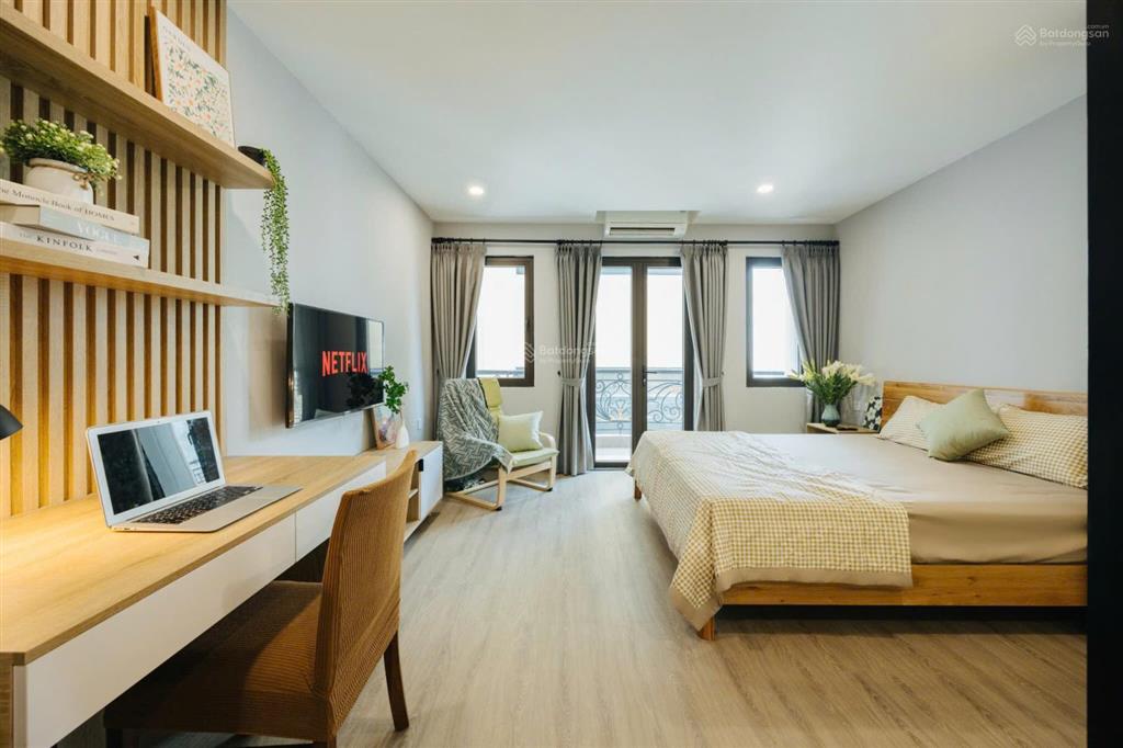 Cho thuê căn hộ 1pn giá 10tr. phố đào tấn, có ban công, thang máy, tầng hầm để xe, full nội thất