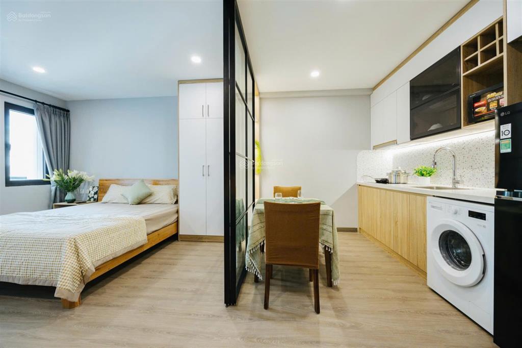 Cho thuê căn hộ 1pn giá 10tr. phố đào tấn, có ban công, thang máy, tầng hầm để xe, full nội thất