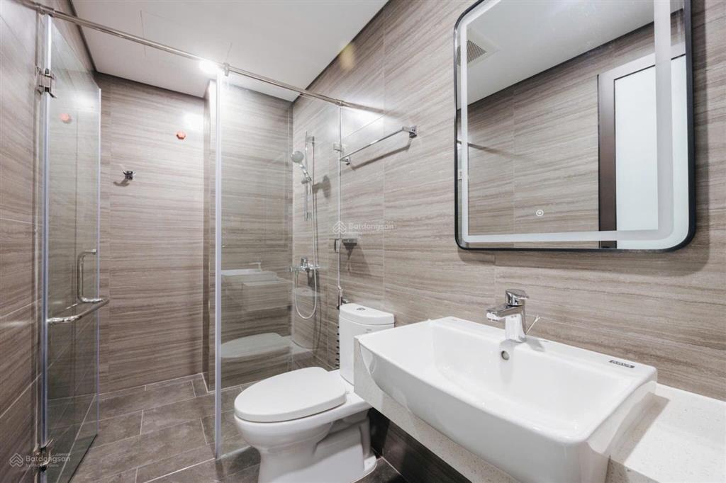 Cho thuê căn hộ 1pn giá 10tr. phố đào tấn, có ban công, thang máy, tầng hầm để xe, full nội thất