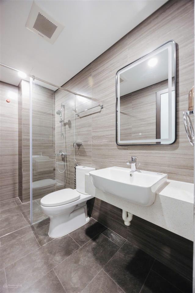 Cho thuê căn hộ 1pn giá 10tr. phố đào tấn, có ban công, thang máy, tầng hầm để xe, full nội thất