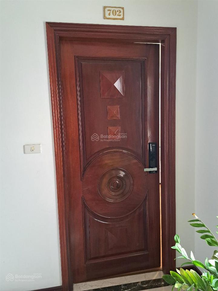 Cho thuê căn hộ 45m giá 9tr. phố trần hưng đạo. đầy đủ nội thất cao cấp, có thang máy, hầm để xe