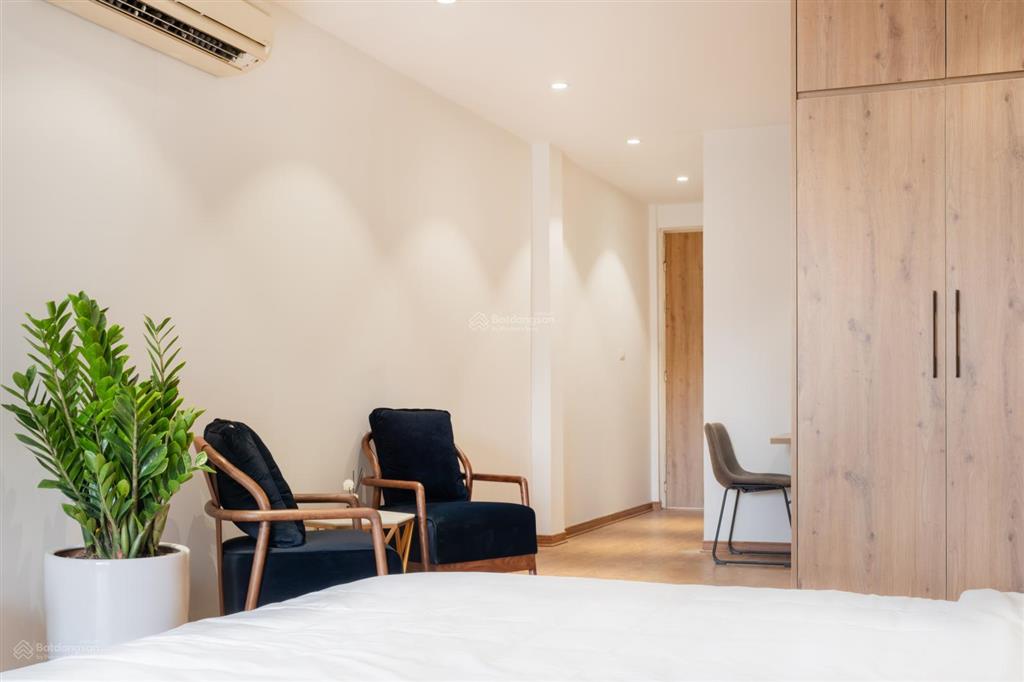 Cho thuê căn hộ 1pn giá 7tr. phố kim mã thượng, có thang máy, tầng hầm để xe, full nội thất