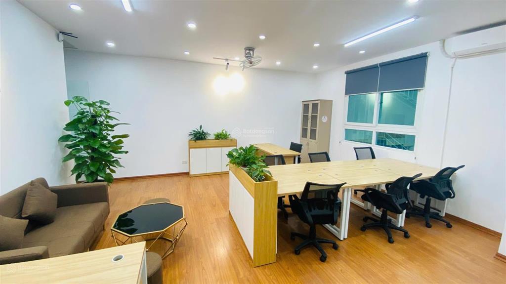 Cho thuê văn phòng tầng 1 (tầng lửng) 80m giá 14tr. mặt phố trịnh đình cửu. có hầm để xe, lâu dài