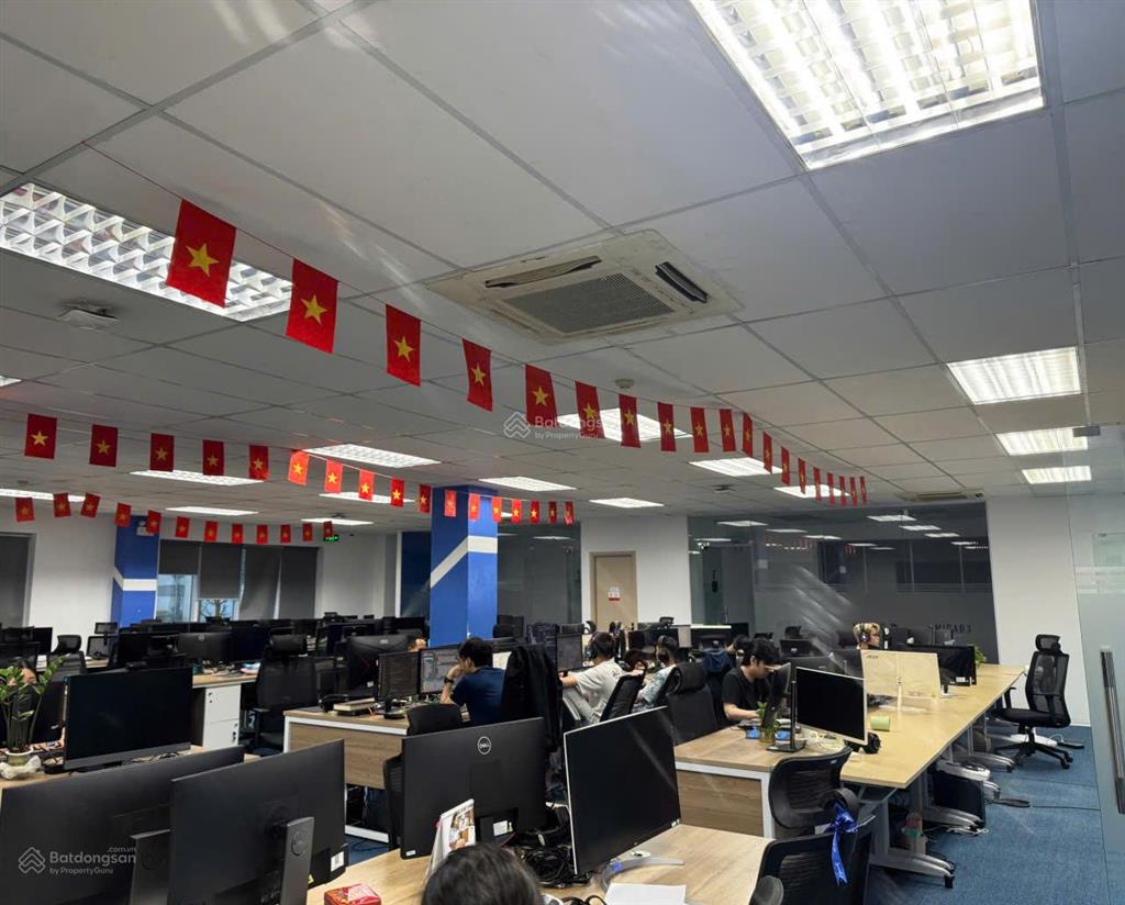Cho thuê văn phòng 60m giá 11tr. phố bạch mai. tòa nhà vp, có hầm để xe, thang máy, bảo vệ