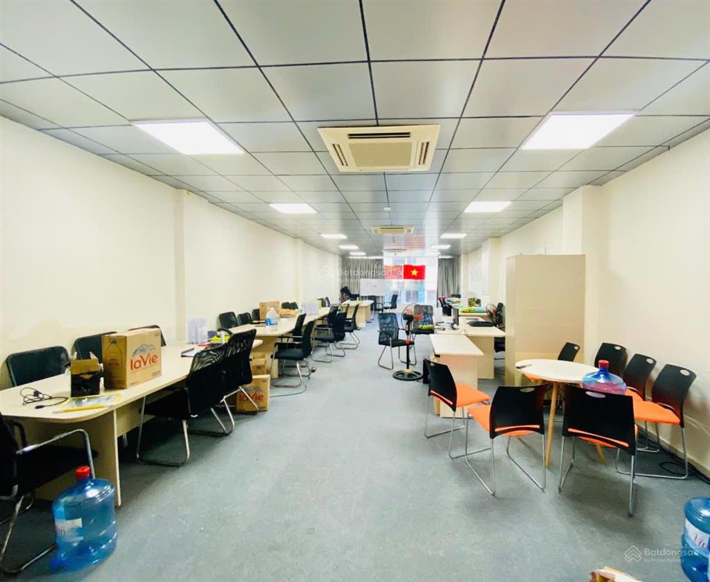 Cho thuê văn phòng 60m giá 11tr. phố bạch mai. tòa nhà vp, có hầm để xe, thang máy, bảo vệ