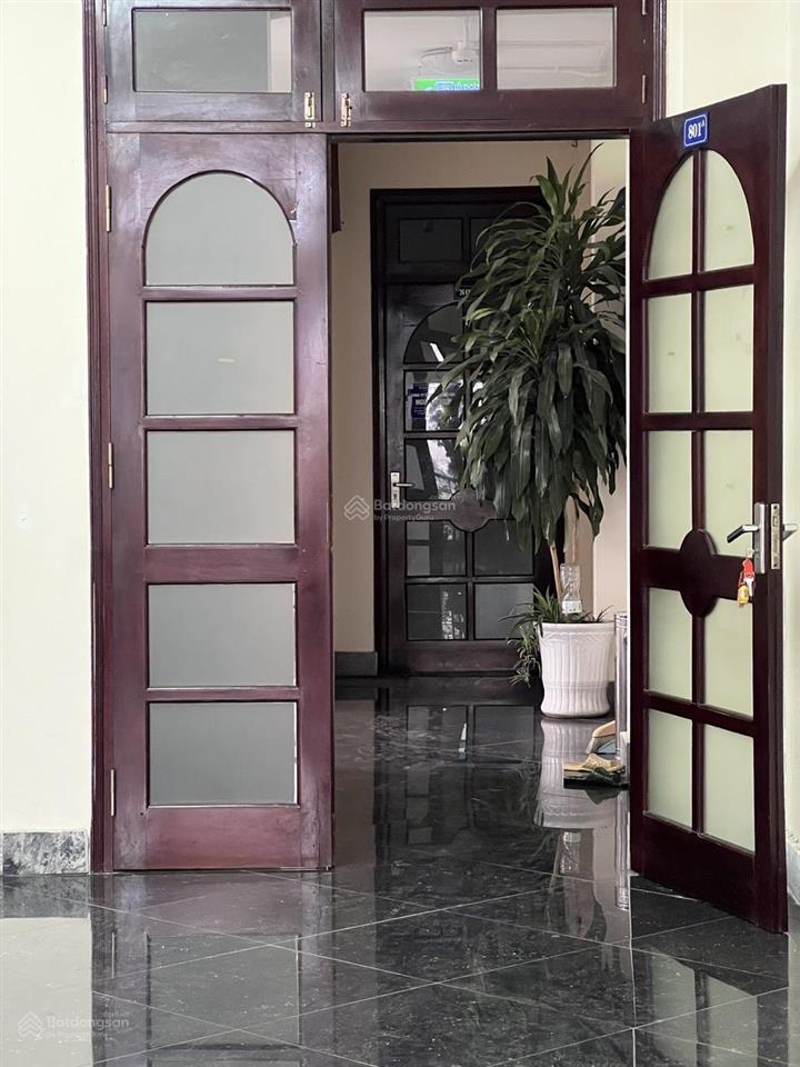 Cho thuê văn phòng 60m giá 13tr. phố trần xuân soạn. có chỗ để ô tô, xe máy. làm spa, gym, lớp học