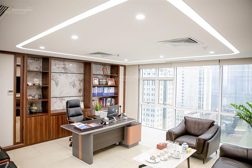 Cho thuê tầng lửng, như hình 150m 50tr quận hoàn kiếm (tầng 1, lối đi riêng).  0395 512 ***