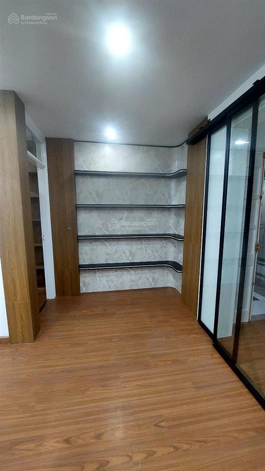 Cho thuê căn hộ 2 phòng ngủ, diện tích 130m, giá 30tr. phố liên trì. full nội thất cao cấp