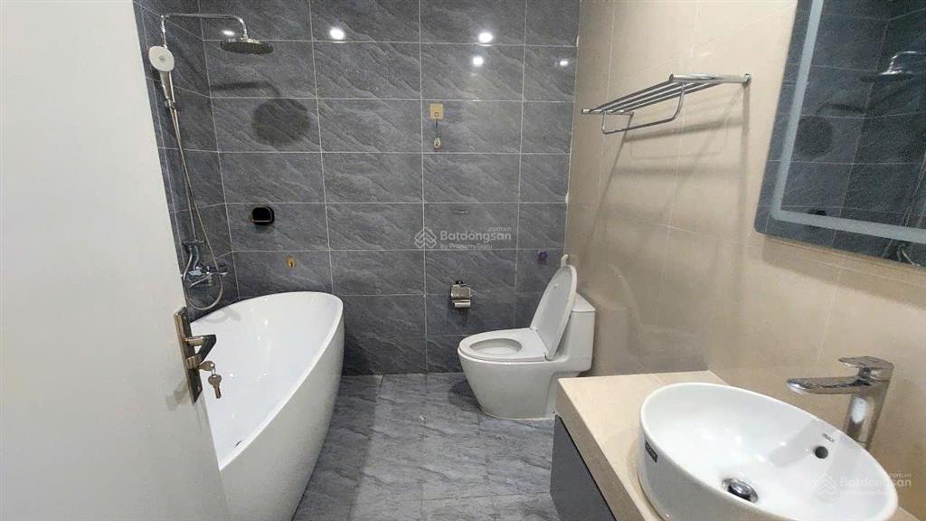 Cho thuê căn hộ 2 phòng ngủ, diện tích 130m, giá 30tr. phố liên trì. full nội thất cao cấp