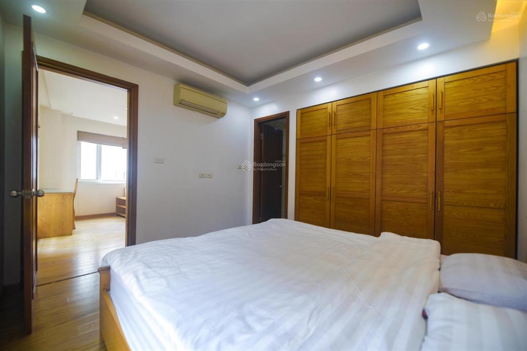 Cho thuê căn hộ 3 phòng ngủ 120m giá 25 triệu. phố lê duẩn.  0395 512 ***. đầy đủ nội thất như hình