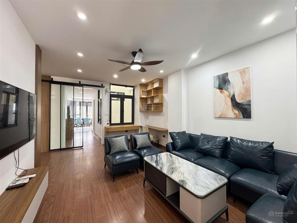 Cho thuê căn hộ dịch vụ homestay 130m 30tr. phố triệu việt vương, gần bv 108, vincom bà triệu