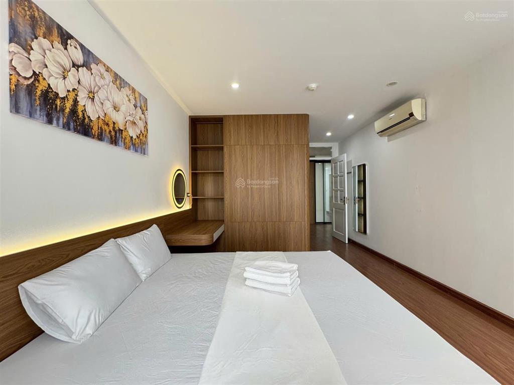 Cho thuê căn hộ dịch vụ homestay 130m 30tr. phố triệu việt vương, gần bv 108, vincom bà triệu