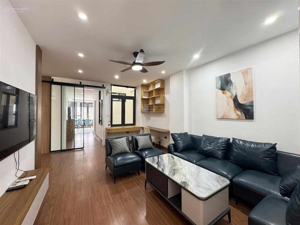 Cho thuê căn hộ dịch vụ homestay 130m 30tr. phố triệu việt vương, gần bv 108, vincom bà triệu