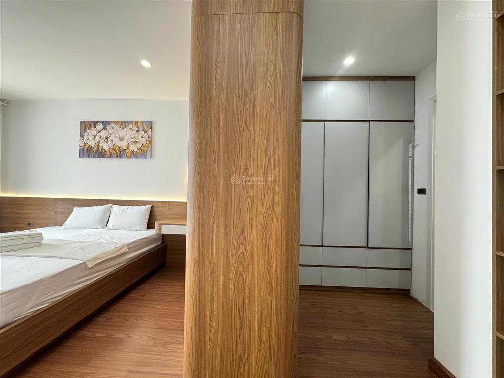 Cho thuê căn hộ dịch vụ homestay 130m 30tr. phố triệu việt vương, gần bv 108, vincom bà triệu