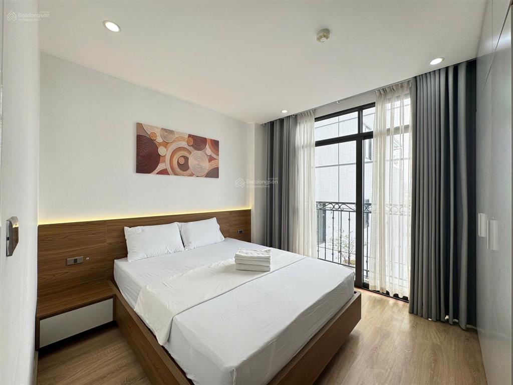 Cho thuê căn hộ dịch vụ homestay 130m 30tr. phố triệu việt vương, gần bv 108, vincom bà triệu