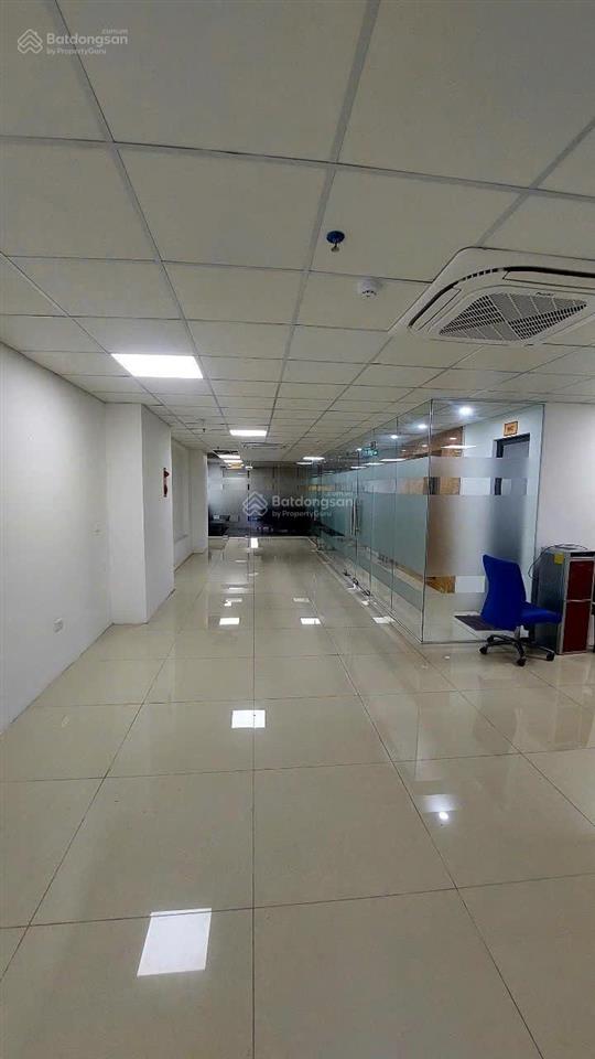 Cho thuê vp phố minh khai 120m 20tr. có xuất hóa hóa đơn thuế vat. hợp làm vp, spa, trung tâm ta
