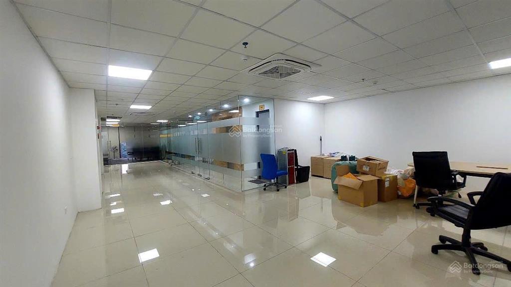 Cho thuê vp phố minh khai 120m 20tr. có xuất hóa hóa đơn thuế vat. hợp làm vp, spa, trung tâm ta