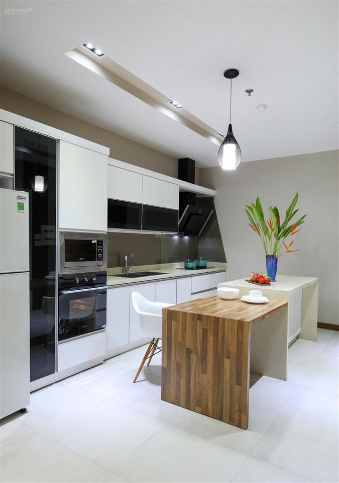Cho thuê căn hộ 2pn giá 20tr trần hưng đạo, 2 có ban công, thang máy, tầng hầm để xe, full nội thất