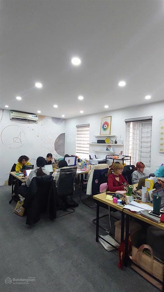 Cho thuê văn phòng, phòng khám, lớp học, spa, gym 110m giá 18 triệu. mặt phố minh khai, 0395 512 ***