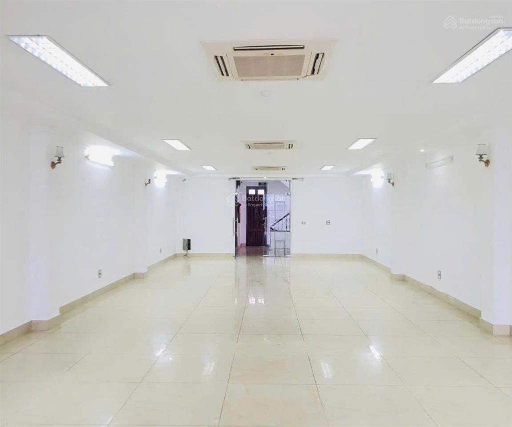 Cho thuê văn phòng, phòng khám, lớp học, spa, gym 110m giá 18 triệu. mặt phố minh khai, 0395 512 ***