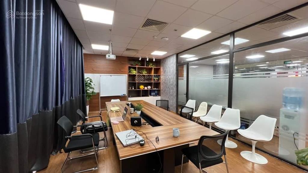 Cho thuê văn phòng, phòng khám, lớp học, spa, gym 110m giá 18 triệu. mặt phố minh khai, 0395 512 ***