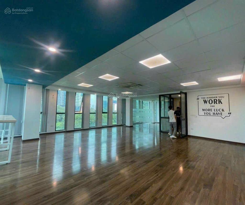 Cho thuê văn phòng, phòng khám, lớp học, spa, gym 110m giá 18 triệu. mặt phố minh khai, 0395 512 ***