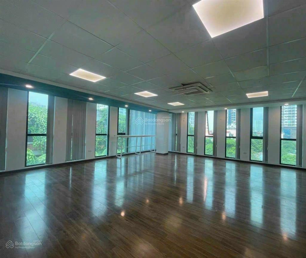 Cho thuê văn phòng, phòng khám, lớp học, spa, gym 110m giá 18 triệu. mặt phố minh khai, 0395 512 ***