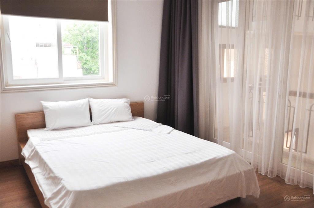 Cho thuê căn hộ 2pn đầy đủ nội thất cao cấp 120m giá 28tr. phố lò đúc.  0395 512 ***