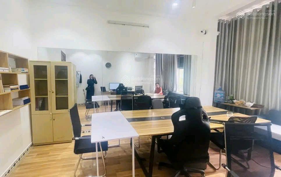 Cho thuê văn phòng 120m giá 20tr. phố kim ngưu. phù hợp làm vp, gym, trung tâm tiếng anh, du học