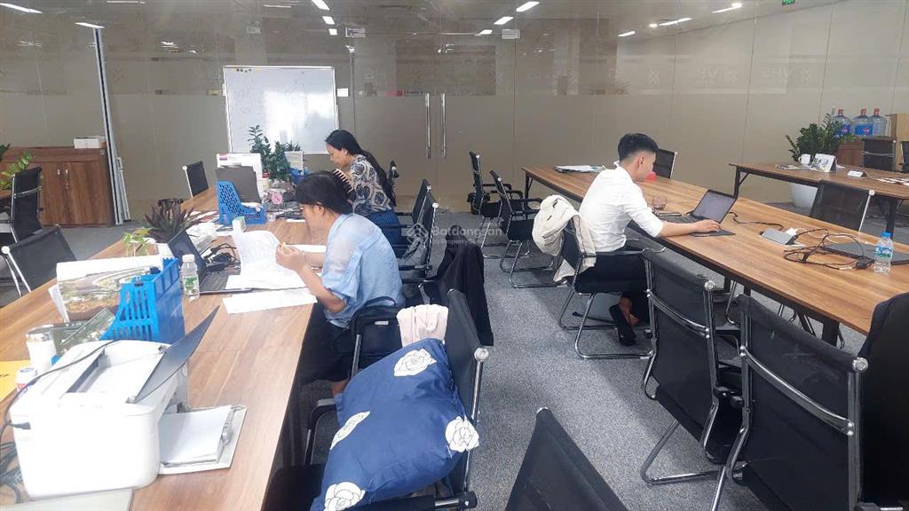 Cho thuê văn phòng 100m giá 18tr. đường minh khai. có chỗ để ô tô, xe máy. làm spa, gym, lớp học
