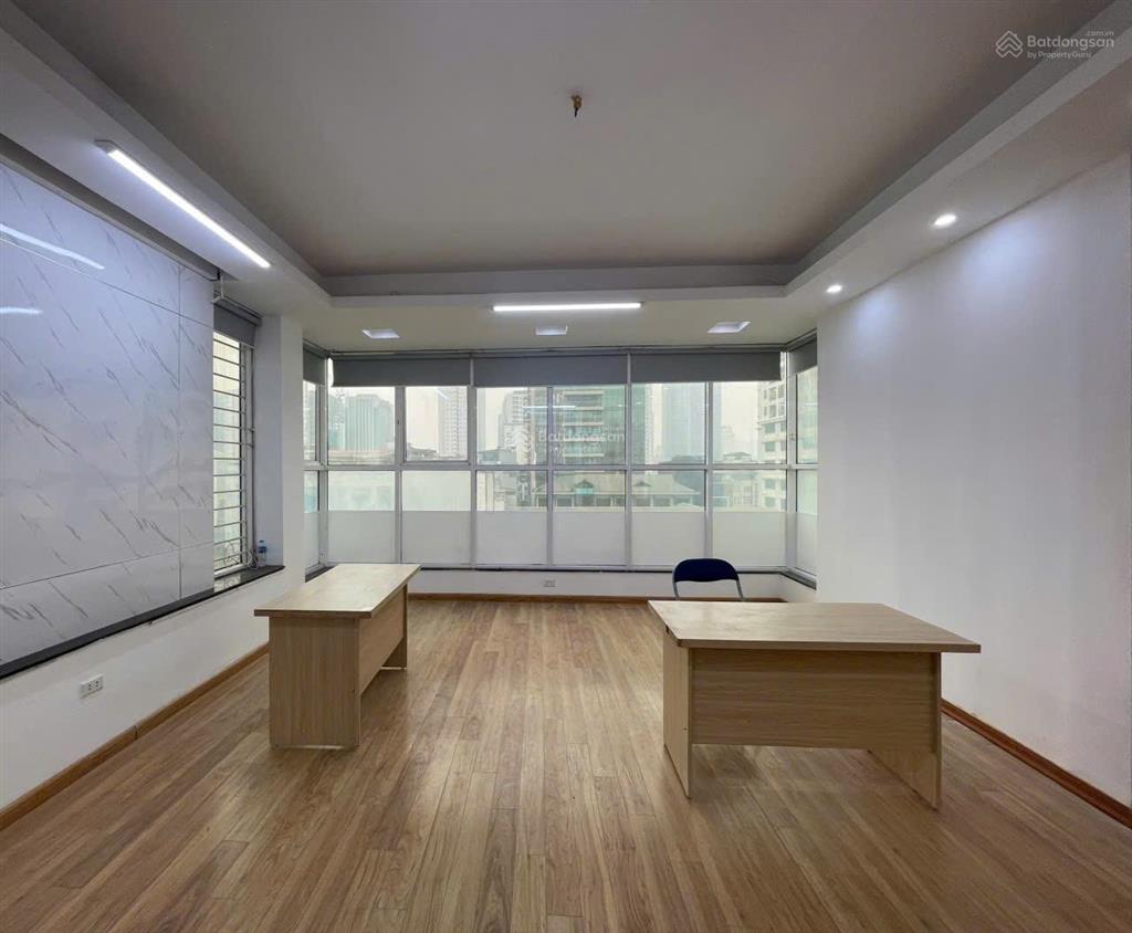 Cho thuê văn phòng, lớp học, gym, spa, phòng khám 120m2 giá 16tr. phố trường chinh.  0395 512 ***