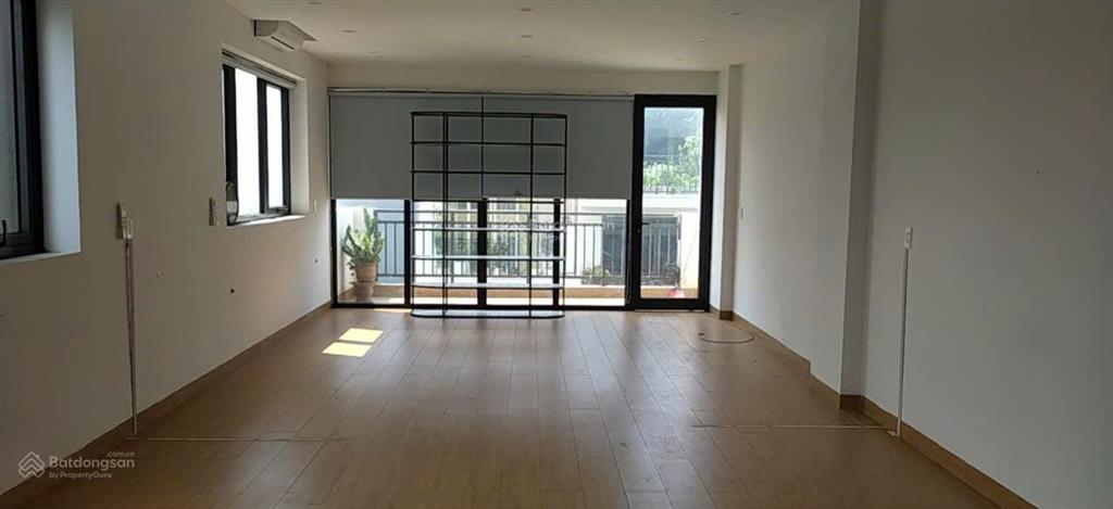 Cho thuê văn phòng, lớp học, gym, spa, phòng khám 120m2 giá 16tr. phố trường chinh.  0395 512 ***