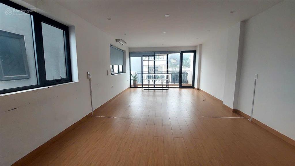 Cho thuê văn phòng, lớp học, gym, spa, phòng khám 120m2 giá 16tr. phố trường chinh.  0395 512 ***