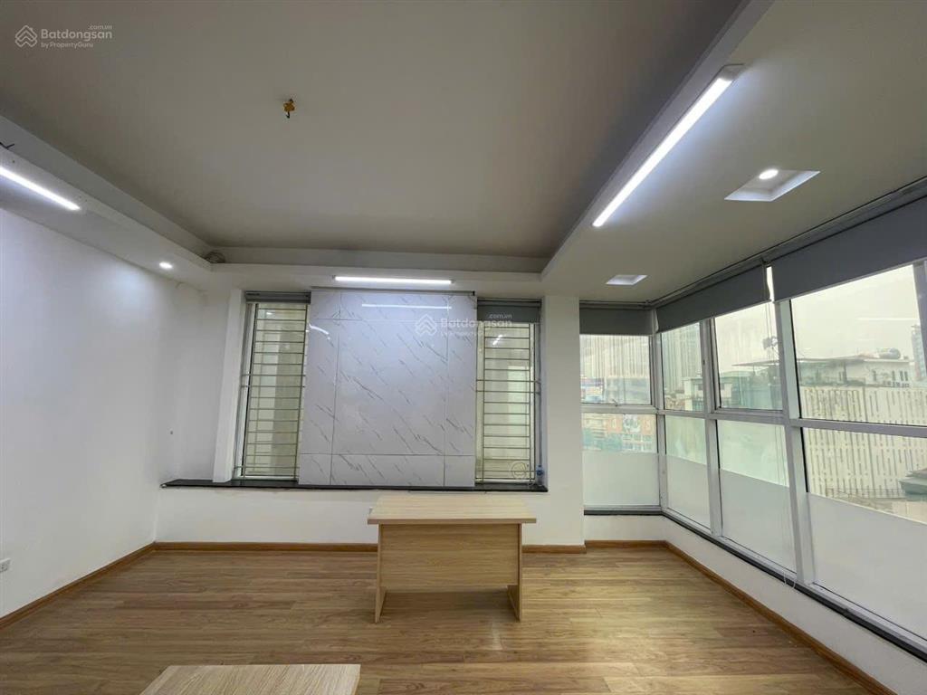 Cho thuê văn phòng, lớp học, gym, spa, phòng khám 120m2 giá 16tr. phố trường chinh.  0395 512 ***
