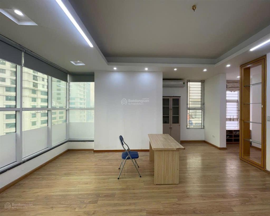 Cho thuê văn phòng, lớp học, gym, spa, phòng khám 120m2 giá 16tr. phố trường chinh.  0395 512 ***