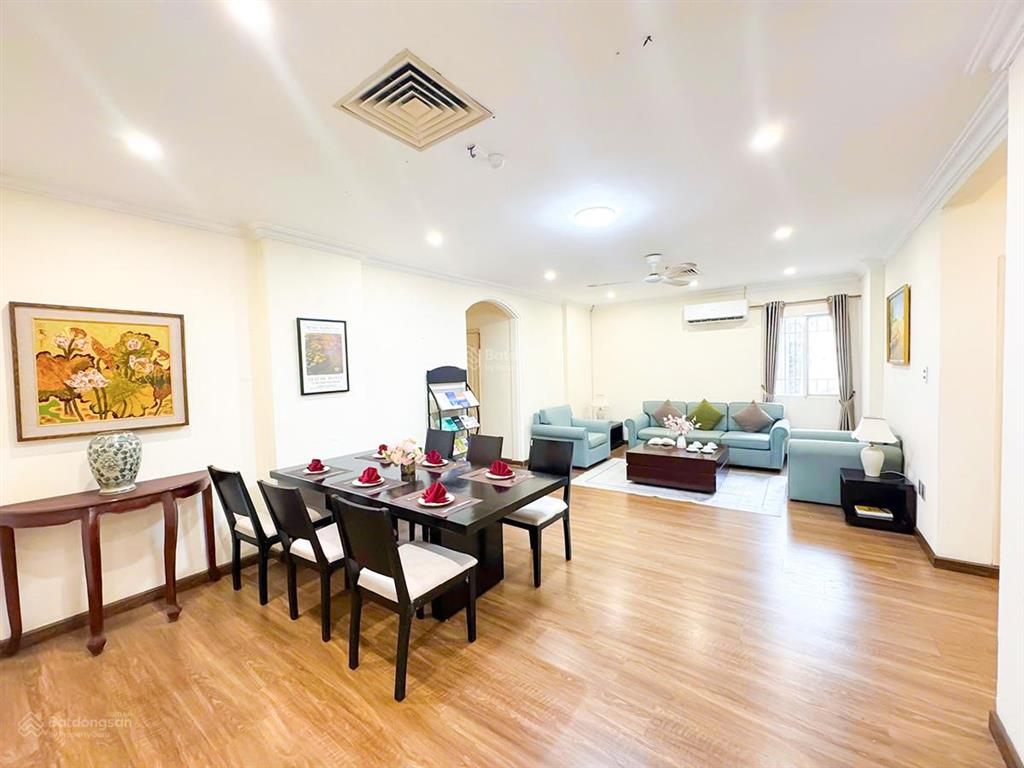 Cho thuê căn hộ 2pn giá 18tr. phố triệu việt vương. full nội thất, thang máy, lễ tân, để xe 0k