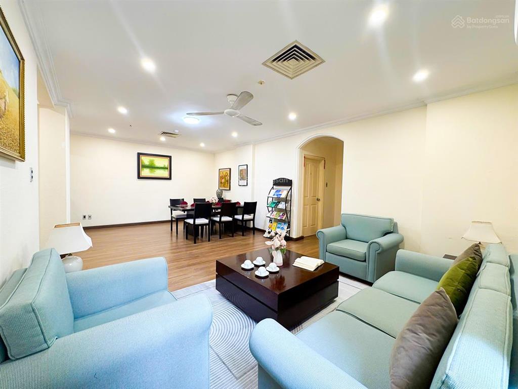Cho thuê căn hộ 2pn giá 18tr. phố triệu việt vương. full nội thất, thang máy, lễ tân, để xe 0k