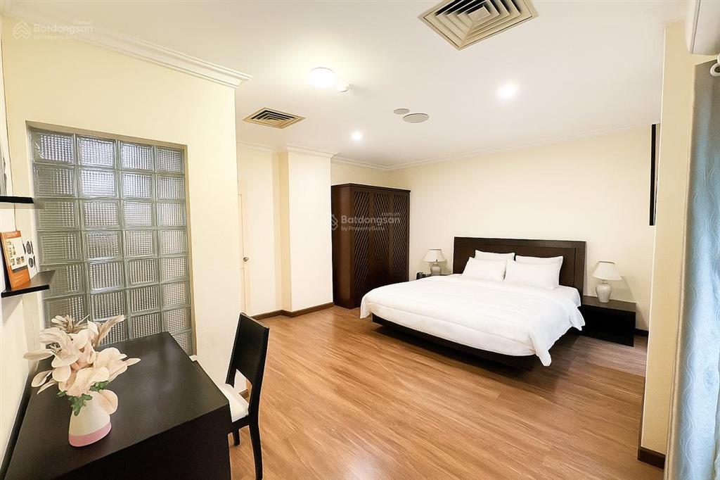 Cho thuê căn hộ 2pn giá 18tr. phố triệu việt vương. full nội thất, thang máy, lễ tân, để xe 0k