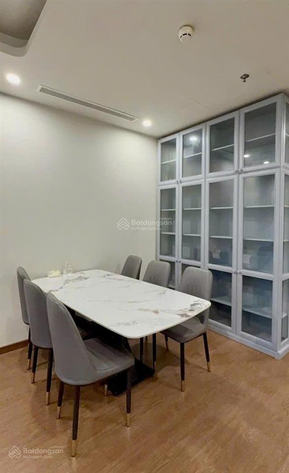 Cho thuê căn hộ 2 phòng ngủ đầy đủ nội thất cao cấp 90m 18tr phố mai hắc đế.  0395 512 ***