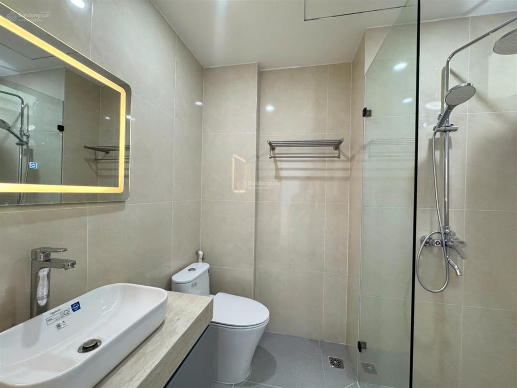 Cho thuê căn hộ 2 phòng ngủ đầy đủ nội thất cao cấp 90m 18tr phố mai hắc đế.  0395 512 ***