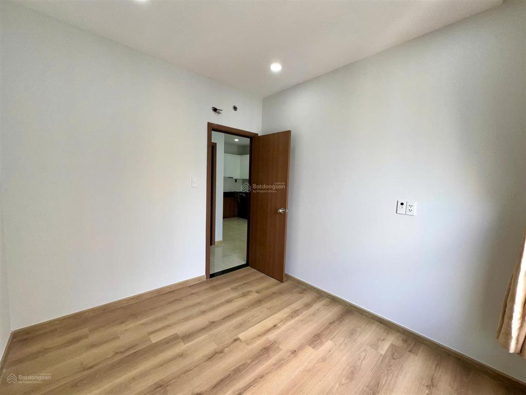 Nói không với giá ảo. căn hộ bcons garden 2pn1wc có ban công, 1.75 full thuế phí sang tên