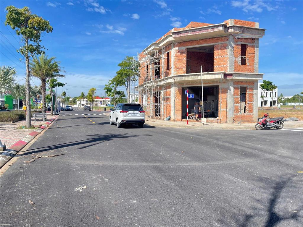 Chủ cần bán gấp lô góc ngay công viên 10.000m2 tại kđt alana city, nhận bao lì xì 5 chỉ vàng sjc