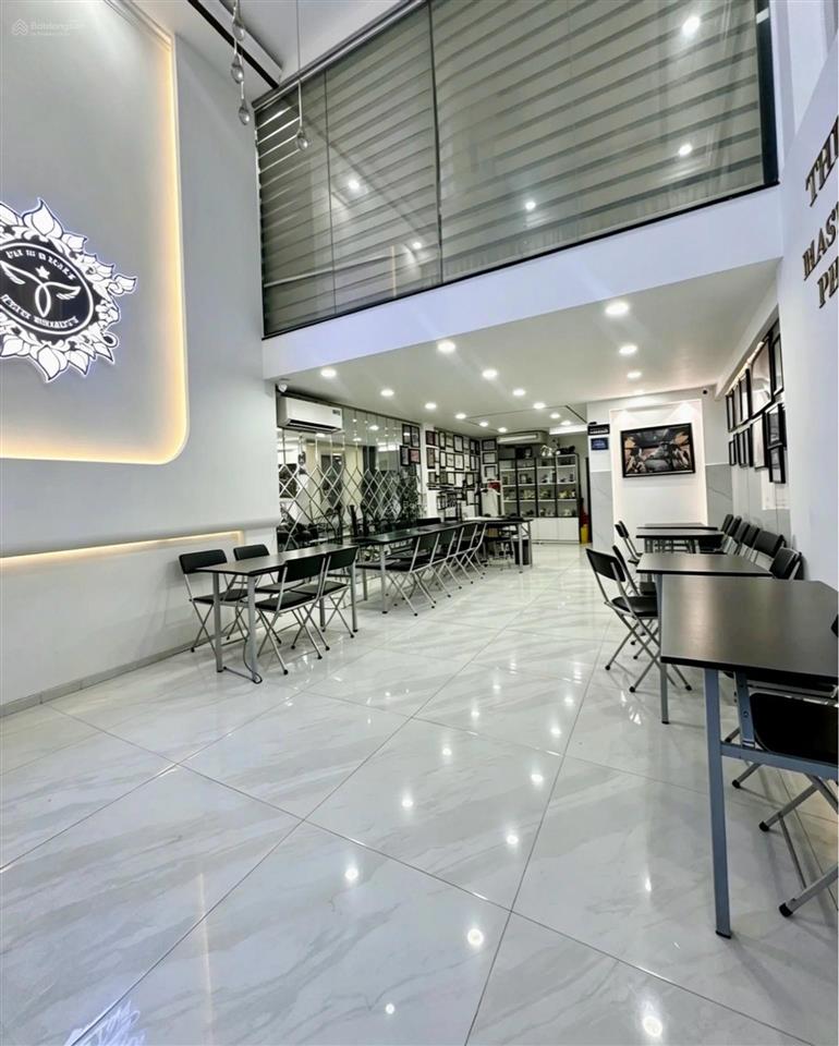 Bán nhà lạc long quân, quận 11, 6 tầng, 4.7 x 11m, đường nhựa 8m