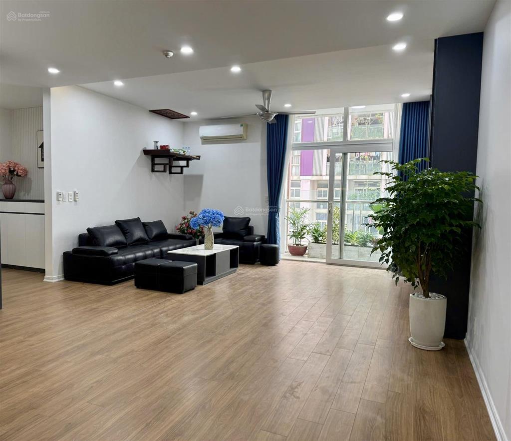 Cần bán căn góc 3 ngủ tầng trung usilk city văn khê
