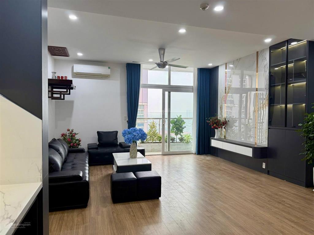 Cần bán căn góc 3 ngủ tầng trung usilk city văn khê