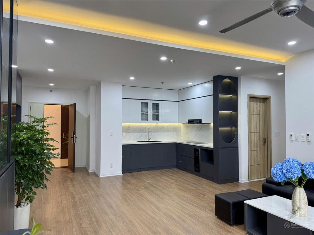 Cần bán căn góc 3 ngủ tầng trung usilk city văn khê